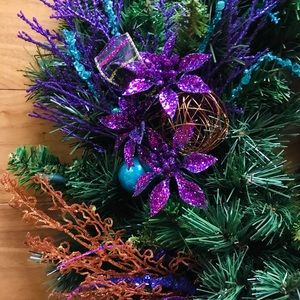 Holiday wreath
